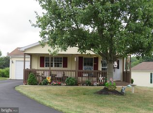 565 Bent Pine Cir, New Hope, PA 18938