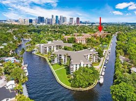 1000 River Reach Dr