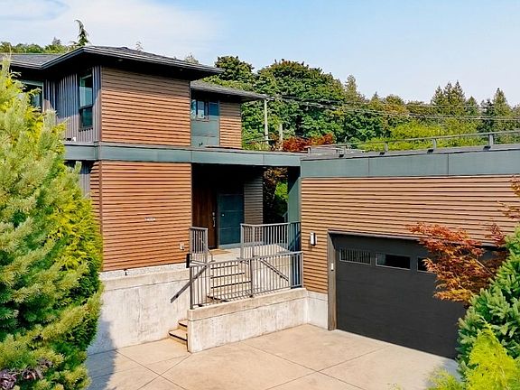 3rd image of 33879 Knight Ave