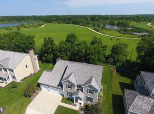 2870 Trail Crest Ln, Lindenhurst, IL 60046
