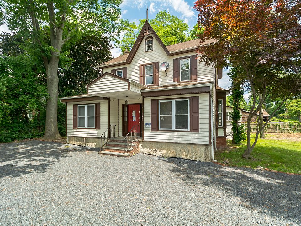 1st image of 386 Glen Cove Ave