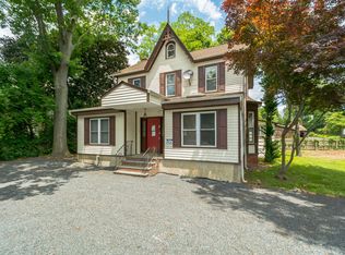386 Glen Cove Ave, Glen Head, NY 11545