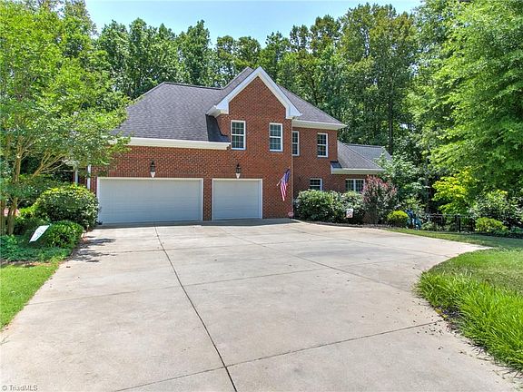3rd image of 7111 Henson Farm Way