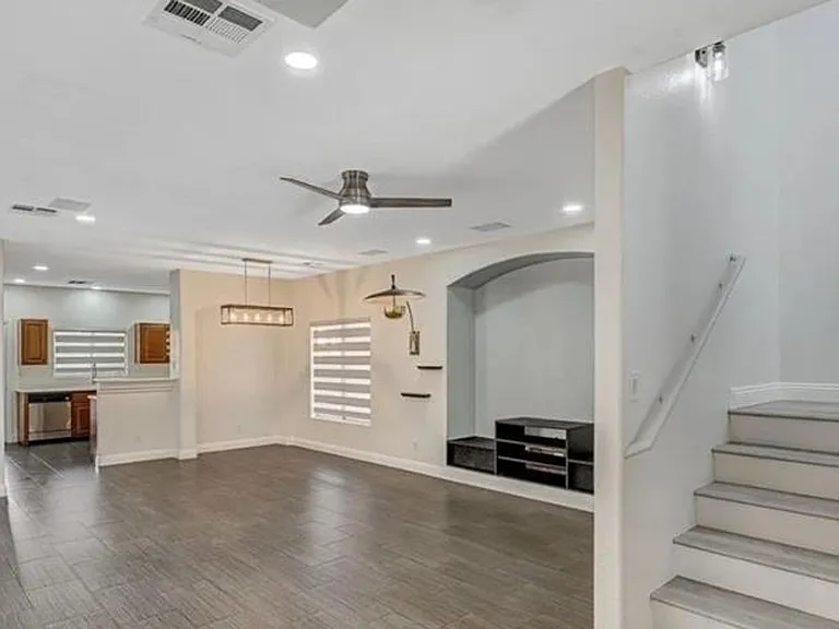 1684 Spotted Wolf Ave — Photo 5