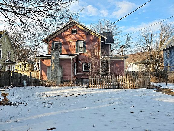 3rd image of 332 E 2nd St