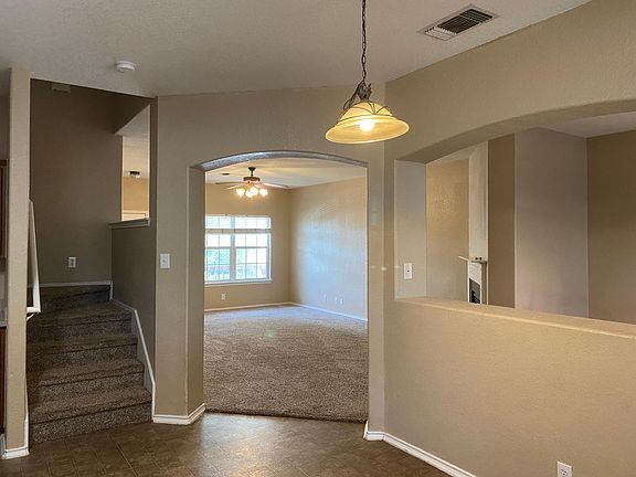 3rd image of 5006 Tomas Cir