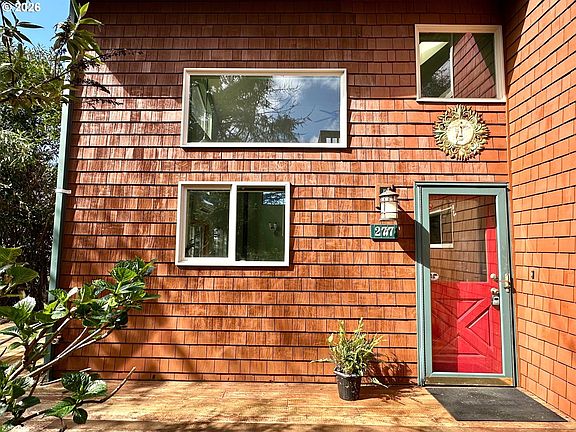 3rd image of 277 N Dolphin St