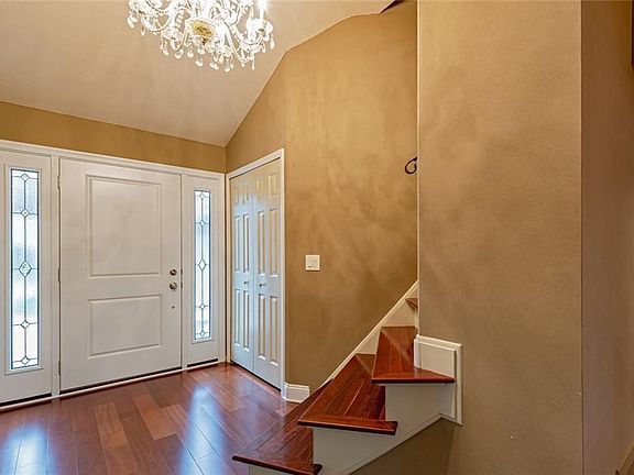 3rd image of 2195 Elmwood Dr