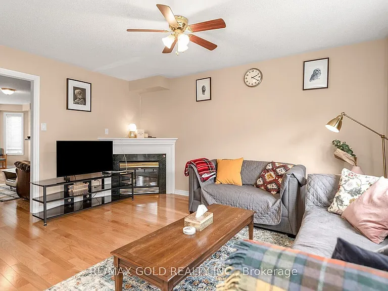 17 Echoridge Dr — Photo 3