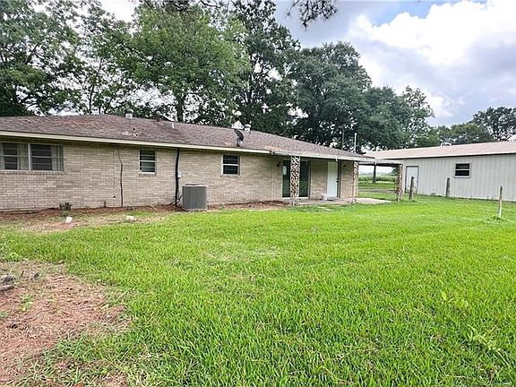 3rd image of 347 Sandy Ln