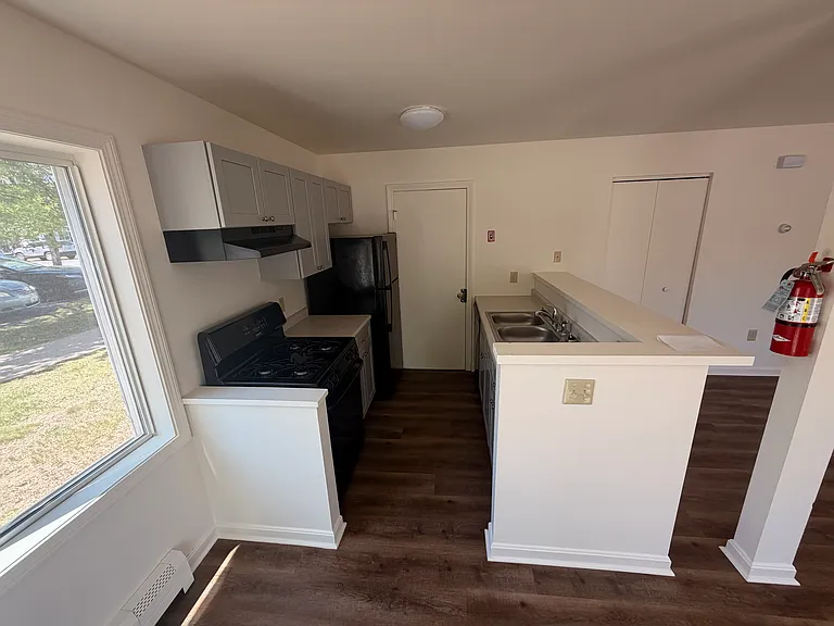 100 Douglas Dr #1 — Photo 3