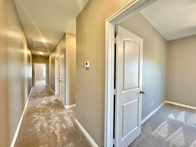 3 Bedroom 2.5 Bathroom Townhomes At Villa Rosa! Now Offering 1/2 Off First Full Months Rent! — Photo 13