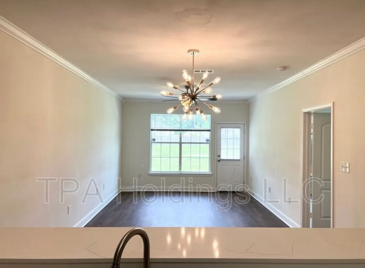 3 bed, 1655 sqft, $1,850 — Photo 3
