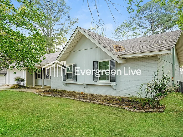 513 Sycamore Cir — Photo 2