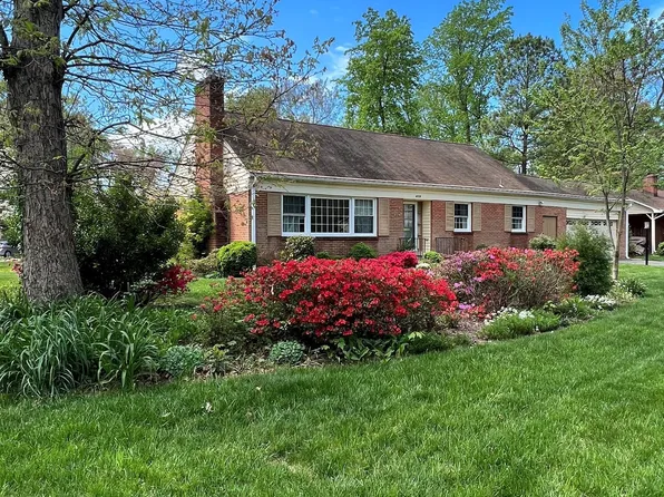 8718 Waterford Rd, Alexandria, VA 22308