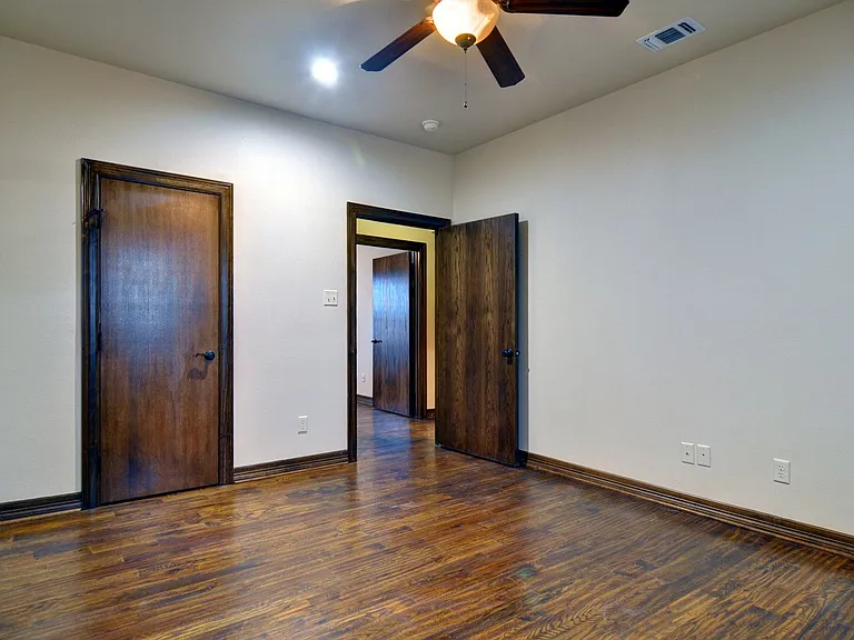 3407 Penticost St — Photo 31