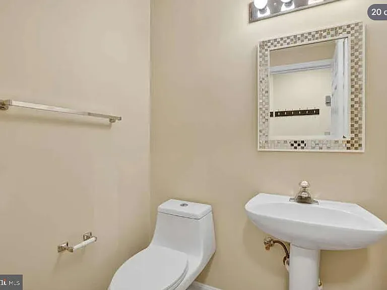 7427 Salford Ct — Photo 20