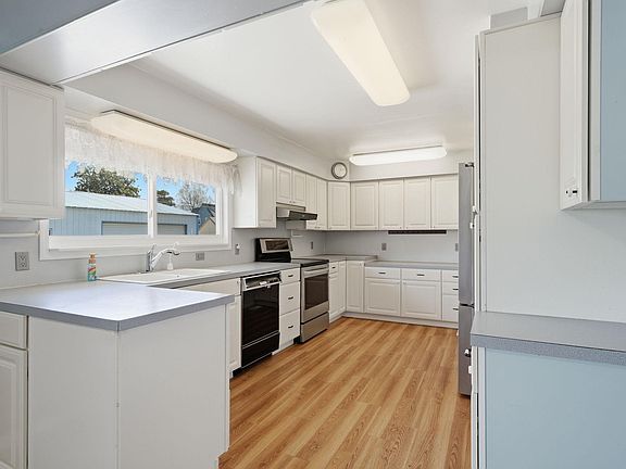 5th image of 1330 Farrell Ln