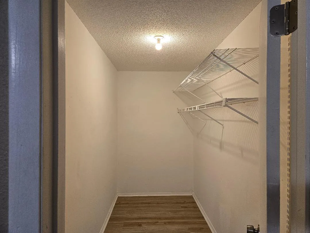 6 bed, 1924 sqft, $750 — Photo 3