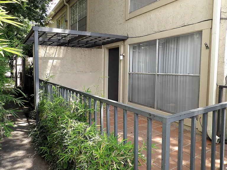 4431 Travis St #107 — Photo 2