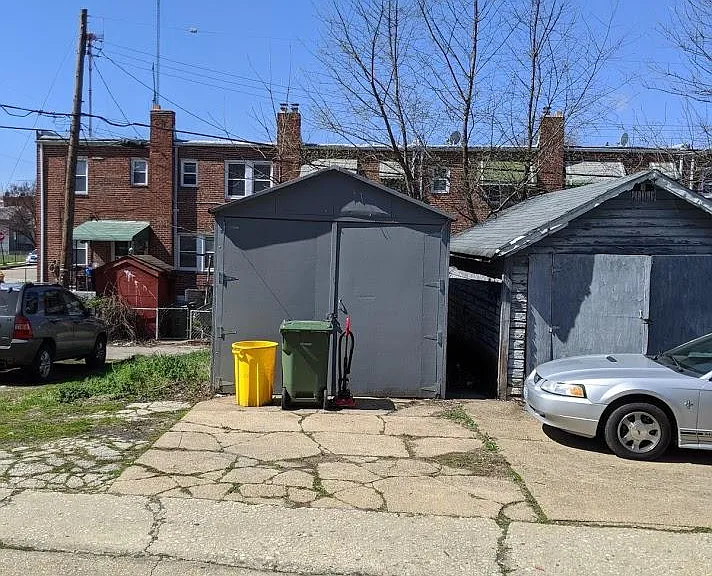 4304 Falls Rd — Photo 18