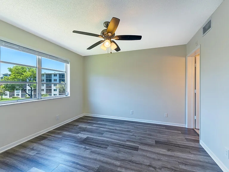 2226 N Cypress Bend Dr #308 — Photo 37