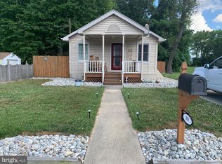 19 S Dupont Rd, Carneys Pt, NJ 08069