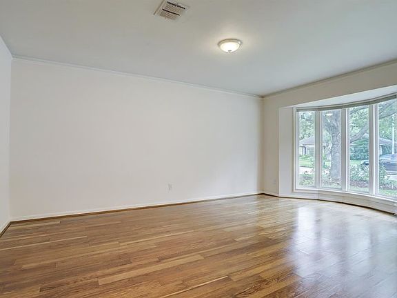 5th image of 10930 Meadow Lake Ln