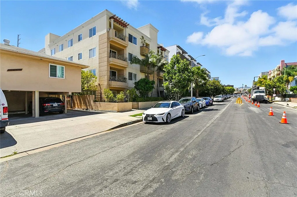 1241 S Westgate Ave — Photo 1