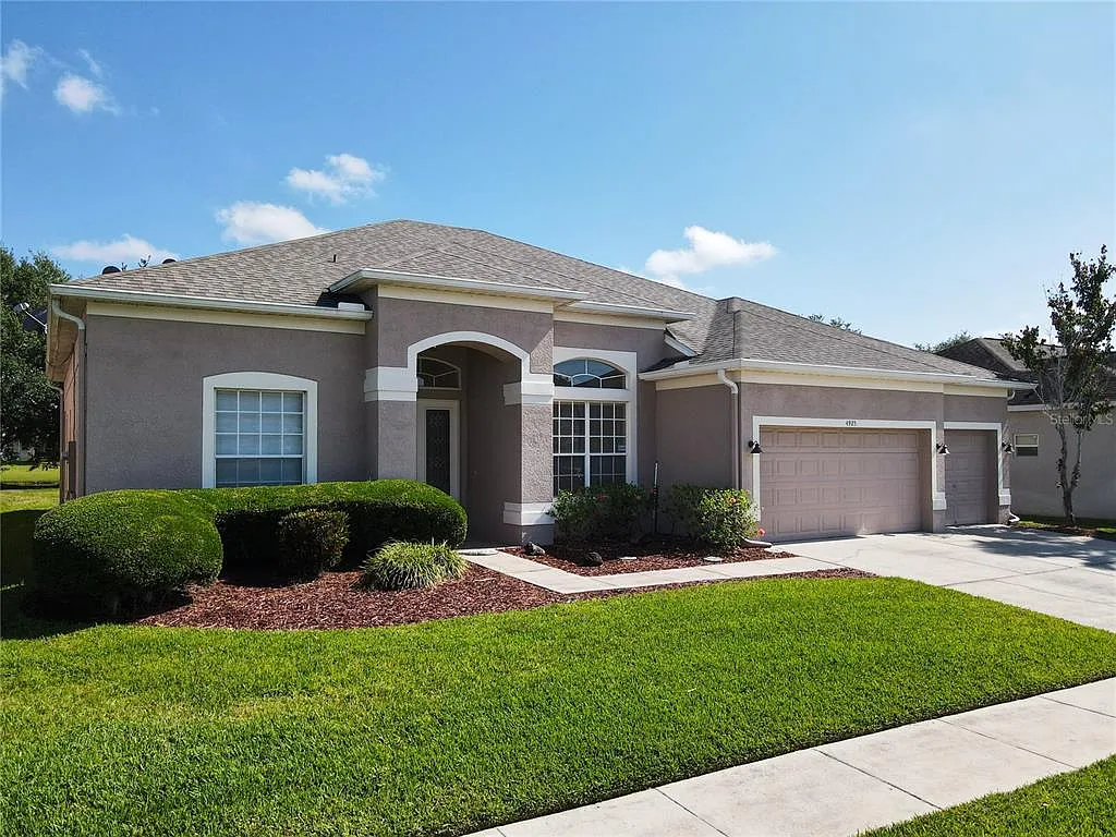 5 bed, 3.0 bath, 2725 sqft, $3,275 — Photo 4