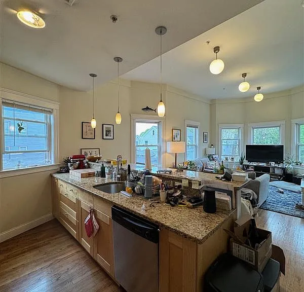 6 Giles Park — Photo 2