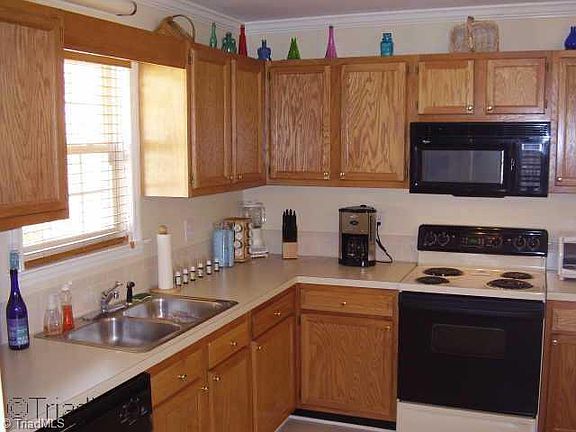 4th image of 254 Troonsway Cir
