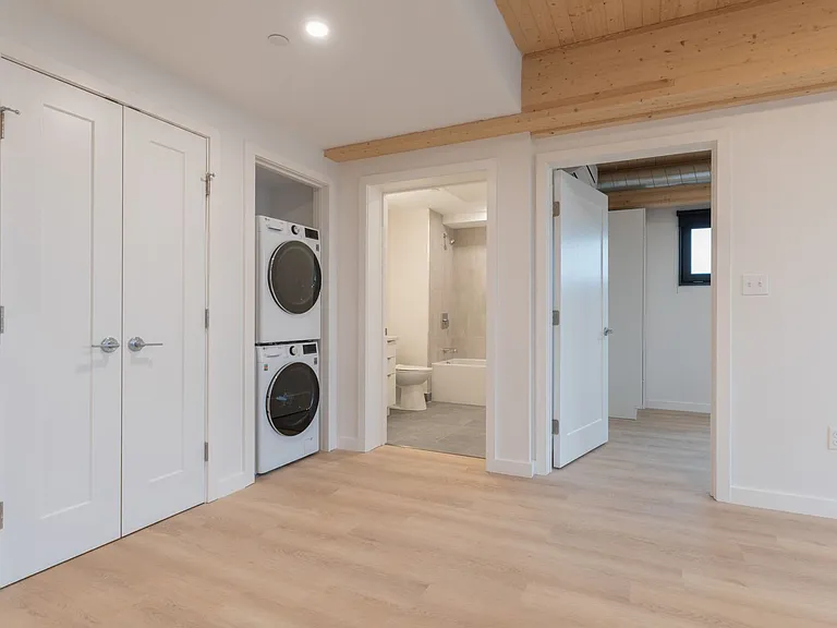 19 Lenox St #504 — Photo 3