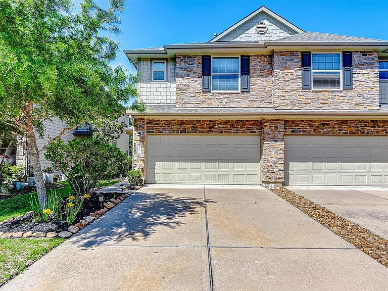 6451 Calgary Woods Ln — Photo 3