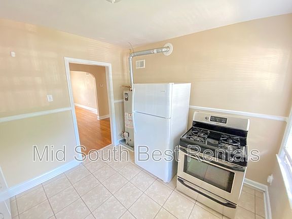 4th image of 143 N Merton St APT 1