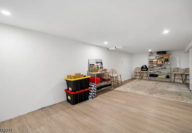 24 Iris Rd — Photo 25