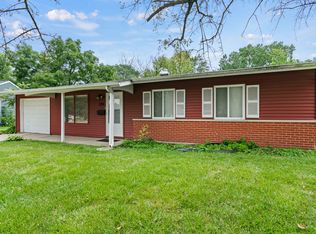 135 Fairview Ln, Streamwood, IL