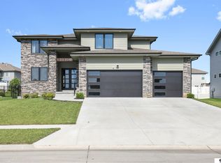 10109 S 106th St, Papillion, NE 68046