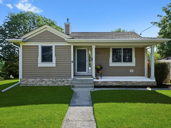 (undisclosed Address), Libertyville, IL 60048