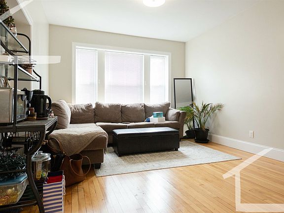 4 Gardner St. #2 Boston - Allston Unit Photo 2