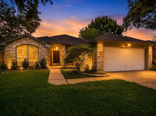 223 W New Meadows Dr, Sugar Land, TX 77479