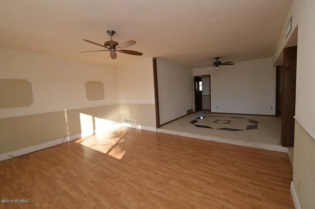 4 bed, 2.0 bath, 2183 sqft, $1,990 — Photo 4