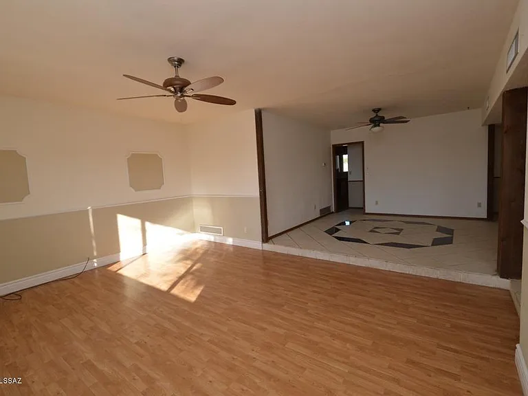 5050 N Hillcrest Dr — Photo 4
