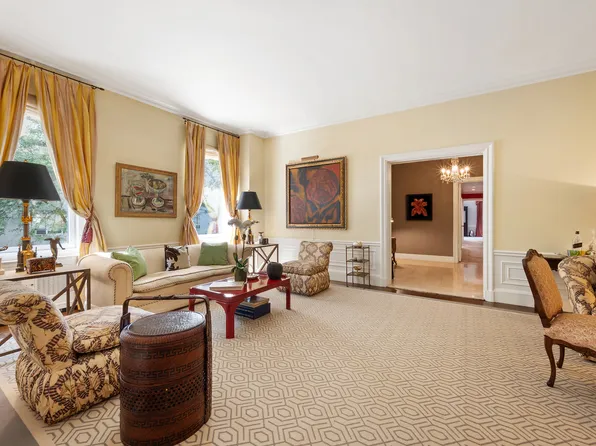 950 5th Avenue image 2 of 16