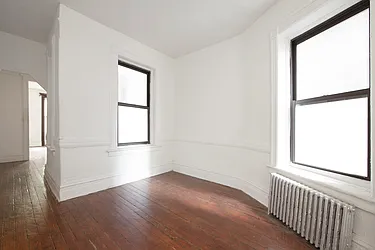 Rented by R New York