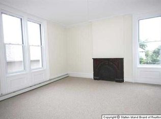 17 Oak Ln, Staten Island, NY 10312