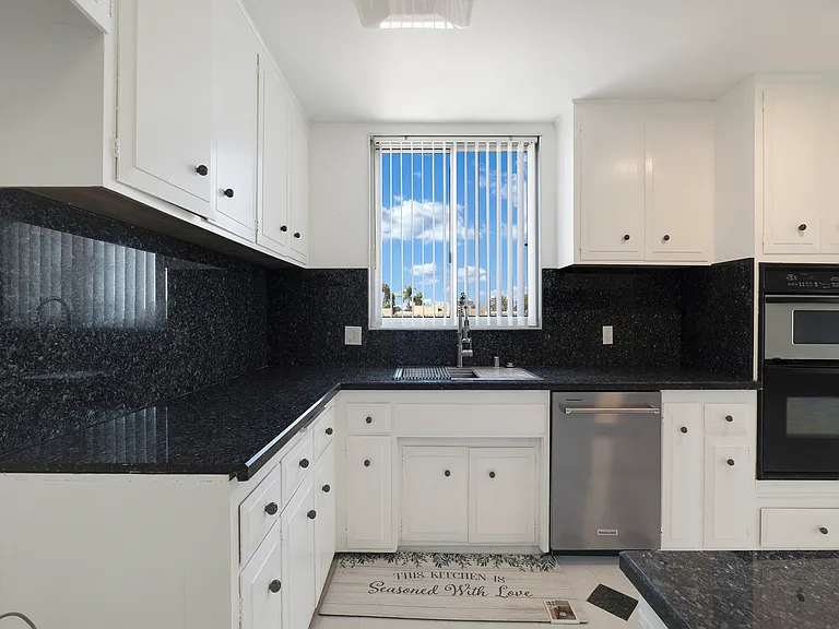 5301 Balboa Blvd #Q302 — Photo 18
