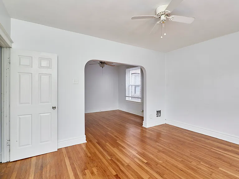 5202 Bancroft Ave #A — Photo 7
