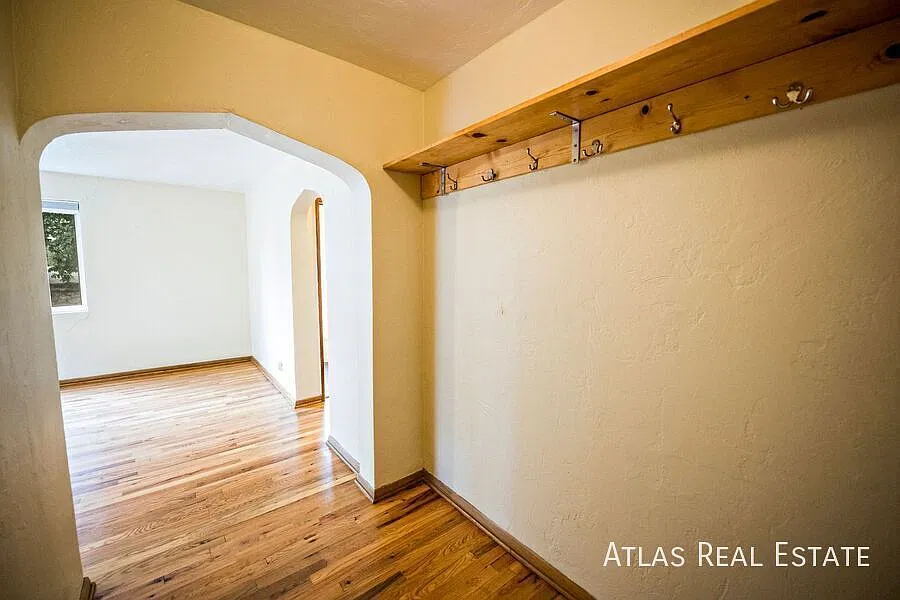 Large 1 Bed 1 Bath Apartment Walking Distance to Downtown Golden and Colorado School of Mines. W/... — Photo 3