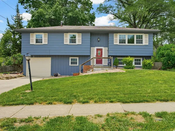 3403 Trail Rd, Lawrence, KS 66049